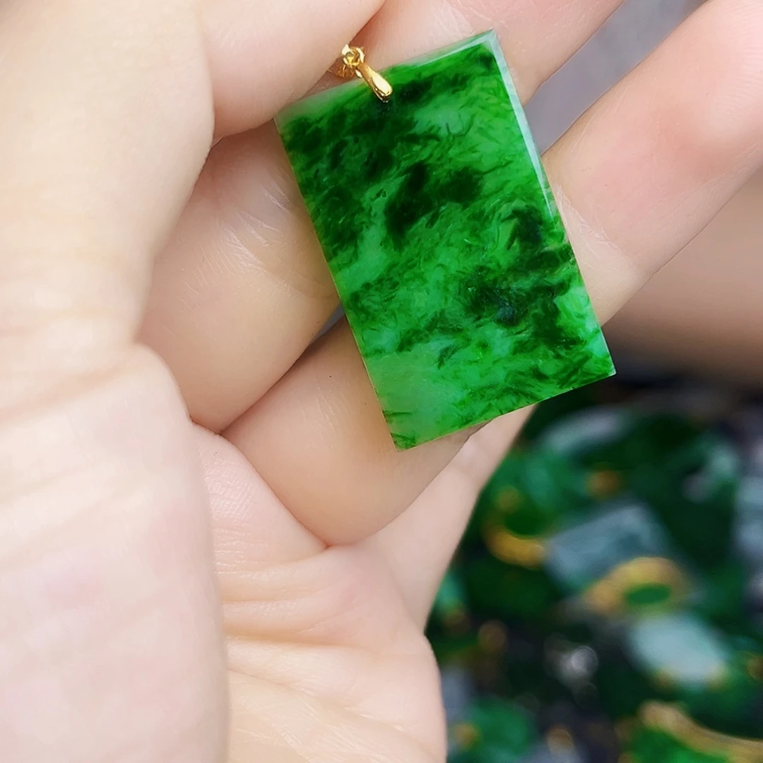 翡翠18K金镶嵌颈饰多样性