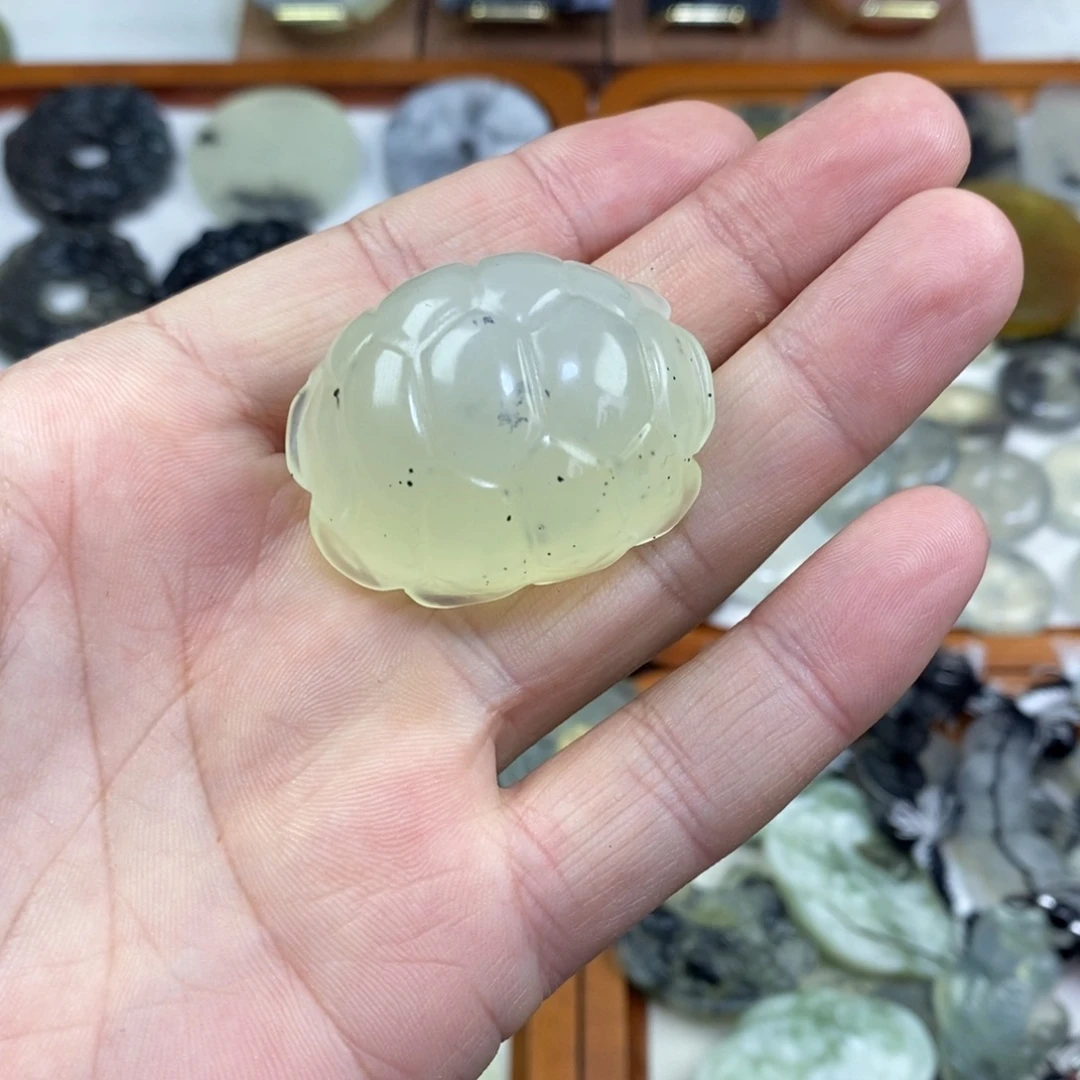 岫玉未镶嵌颈饰岫玉富甲手把