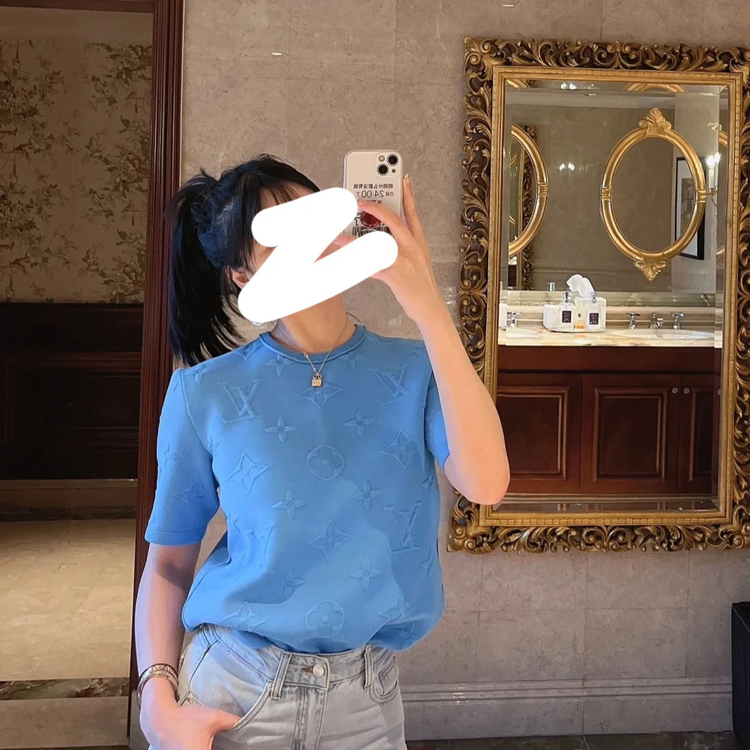 99新 LouisVuitton/路易威登 休闲蓝色圆领浮雕logo短袖时尚Xs码