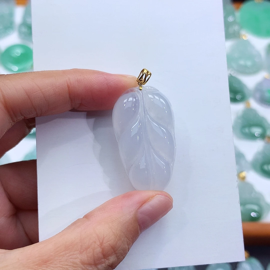 翡翠18K金镶嵌颈饰翡翠吊坠