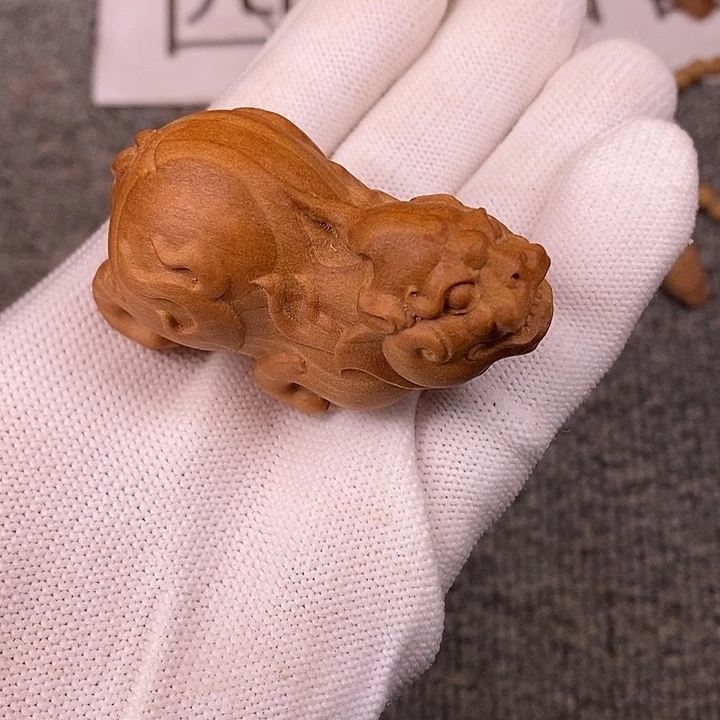 檀香木无事牌老山檀香雕刻貔貅摆件