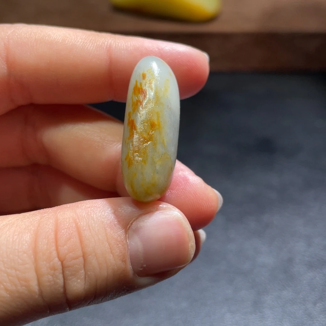 和田玉（糖玉）未镶嵌挂件8.3克