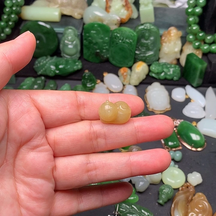 百***百颈饰未镶嵌和田玉