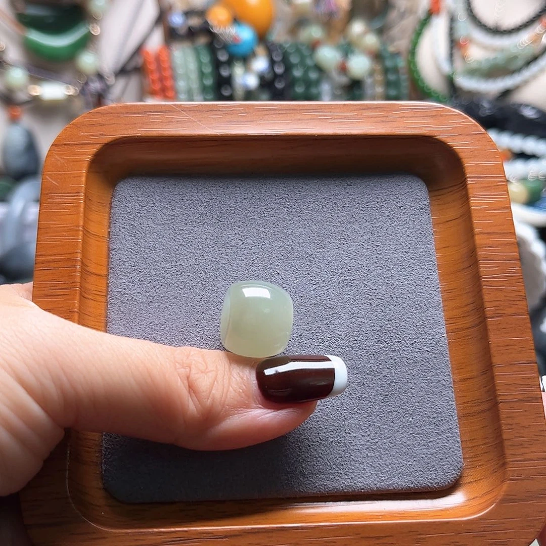 和田玉颈饰未镶嵌我****困