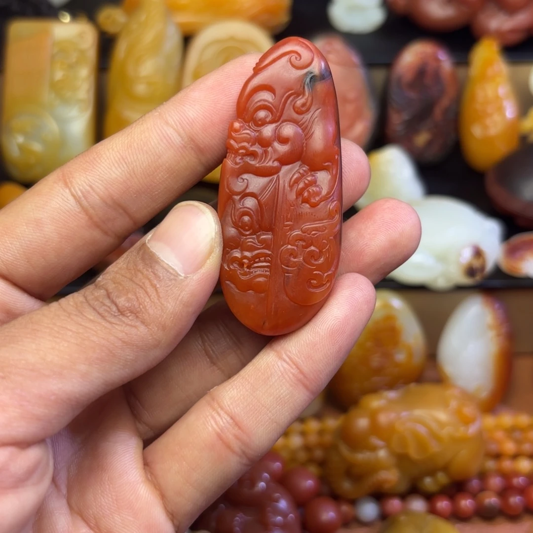 顺***8和田玉未镶嵌颈饰