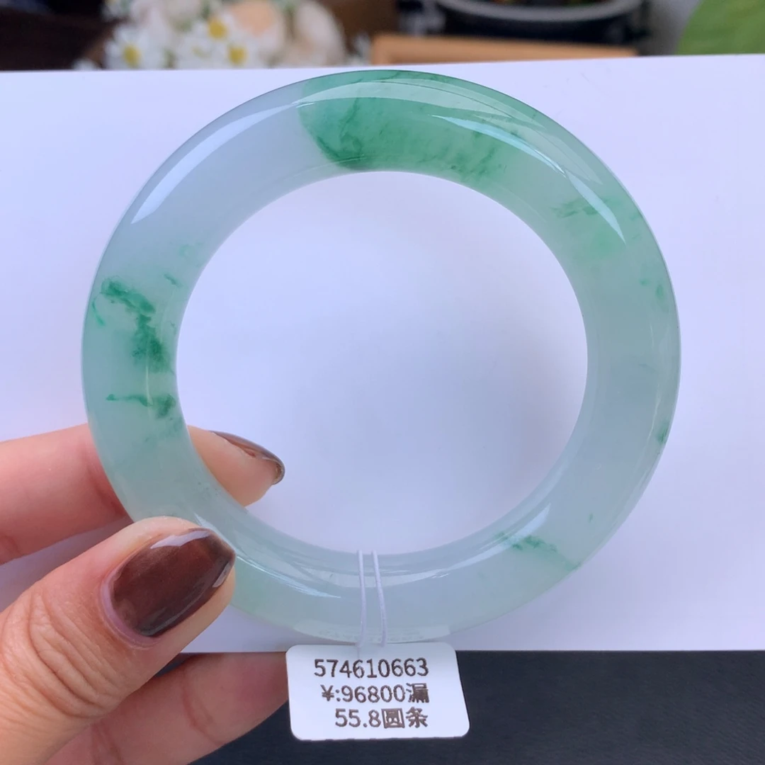 翡翠手镯未镶嵌冰胶绿花圆条手镯