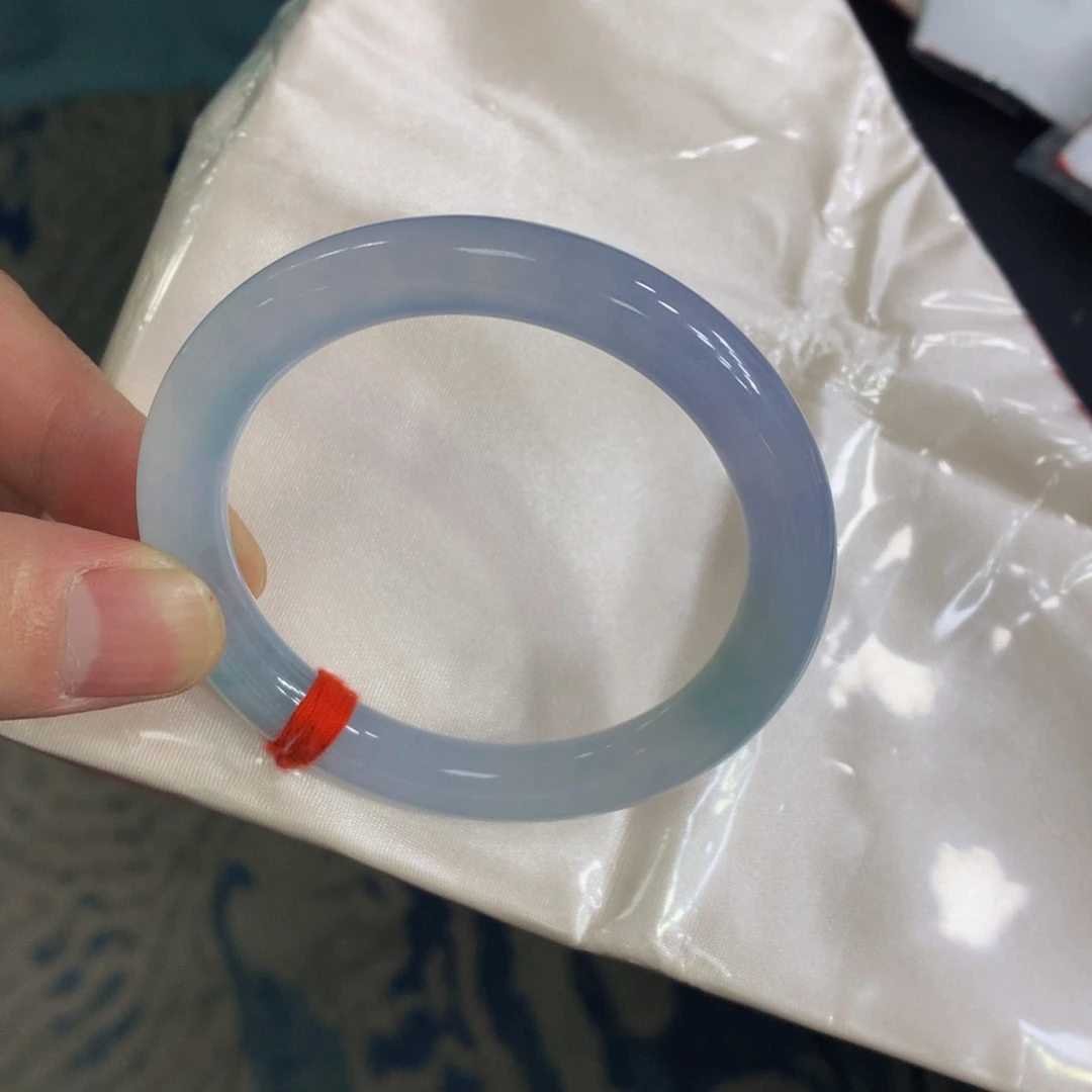 翡翠手镯（圆镯）未镶嵌翡翠