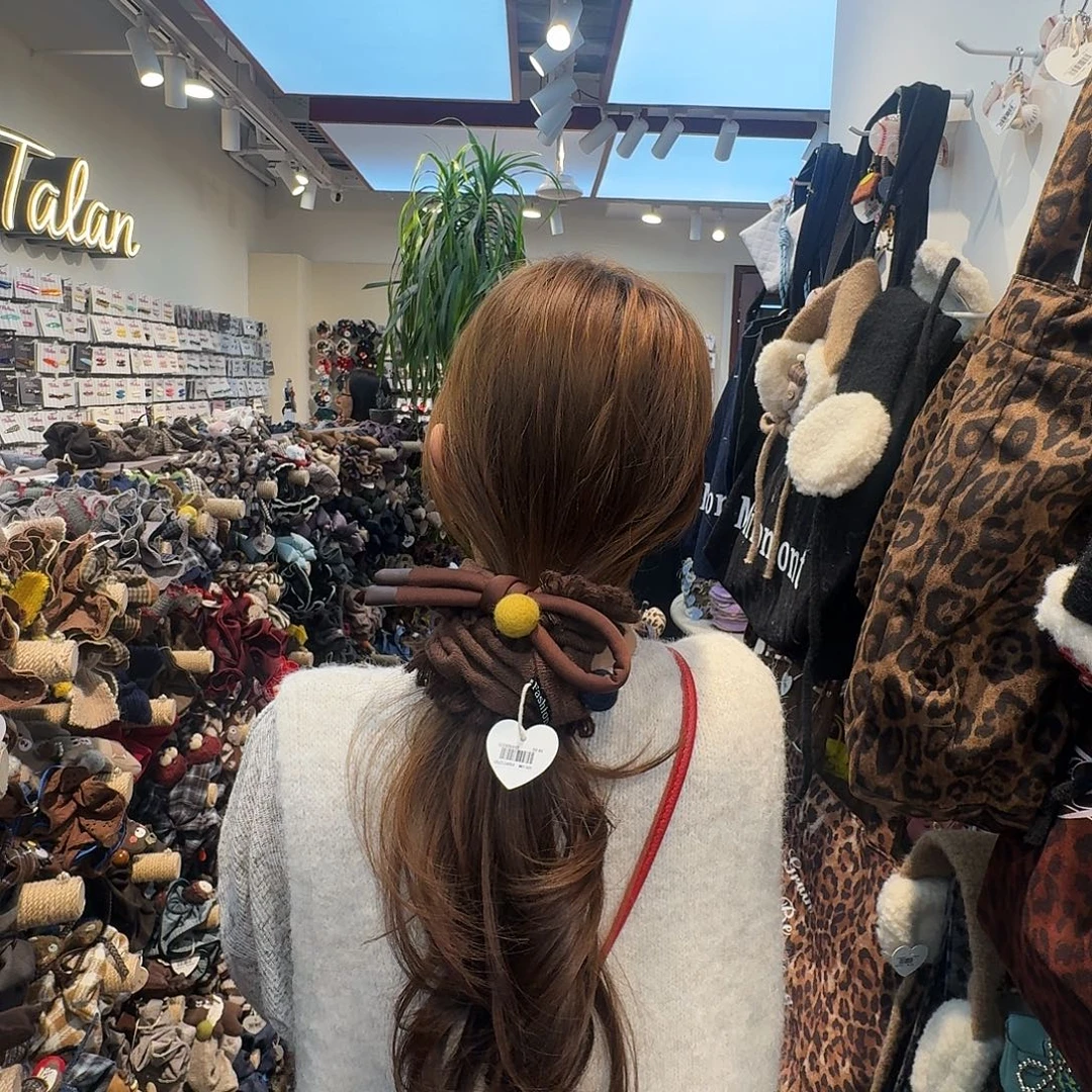 布艺非金属咖色发圈哦