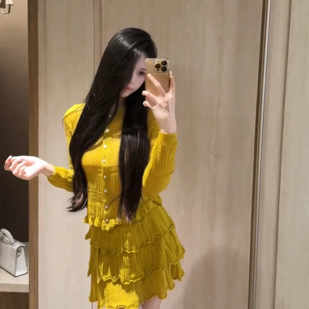 镂空长袖针织开衫25 春秋新款女黄色蛋糕半身裙短裙子套装