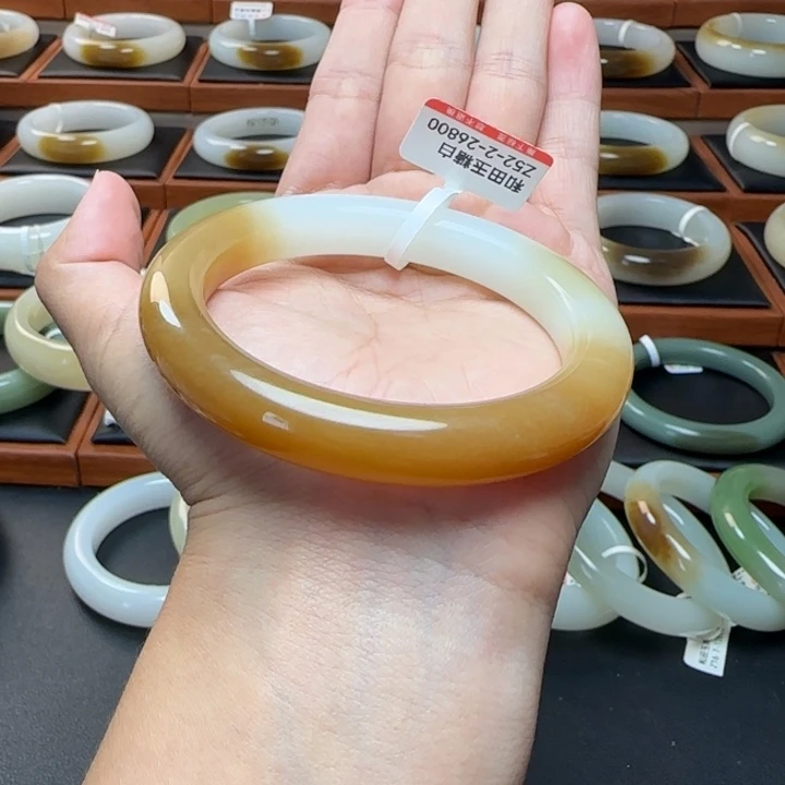 m***豆未镶嵌手镯和田玉（糖玉）
