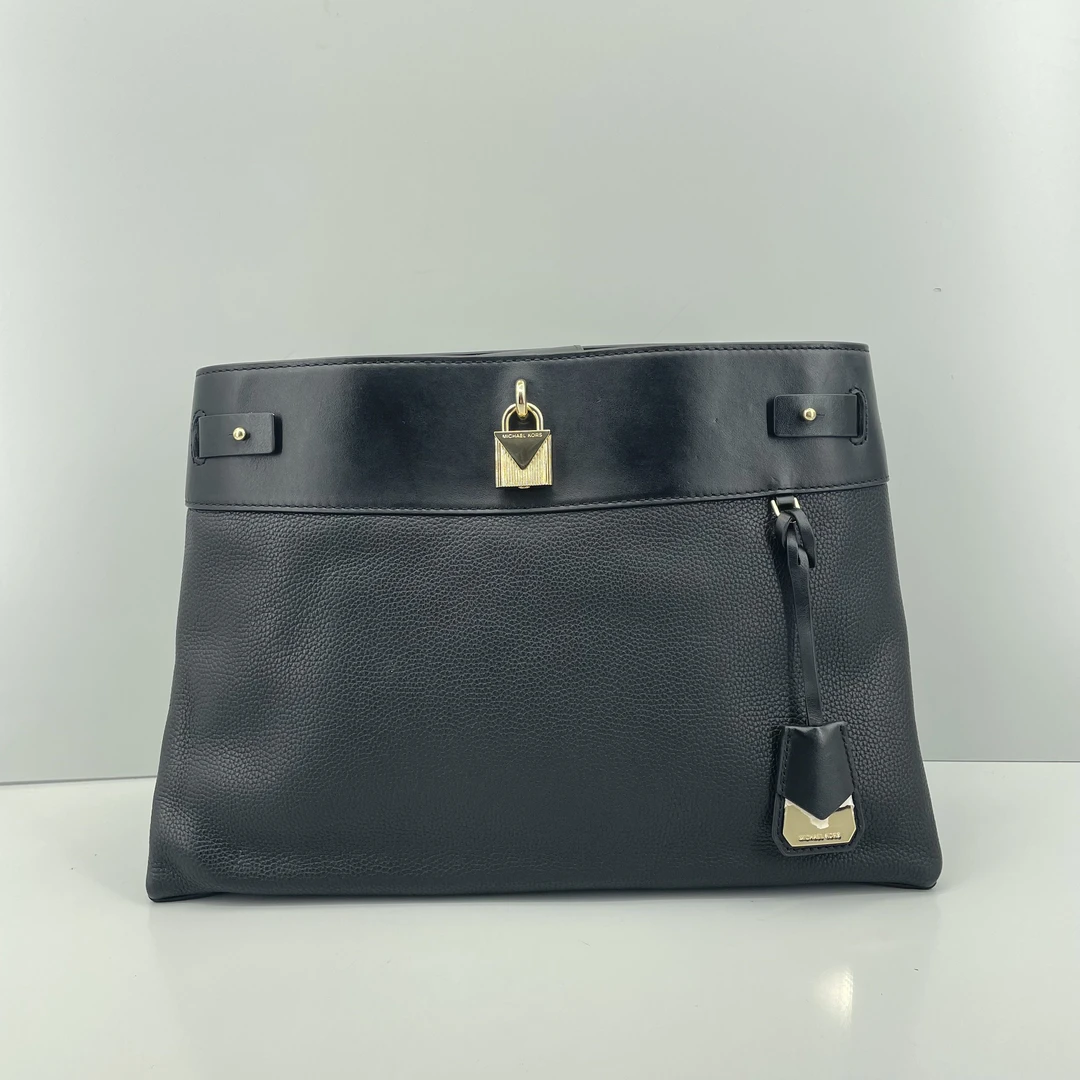 95新 MICHAELKORS/迈克高仕 黑色大号手提斜挎包36*25*15E030211