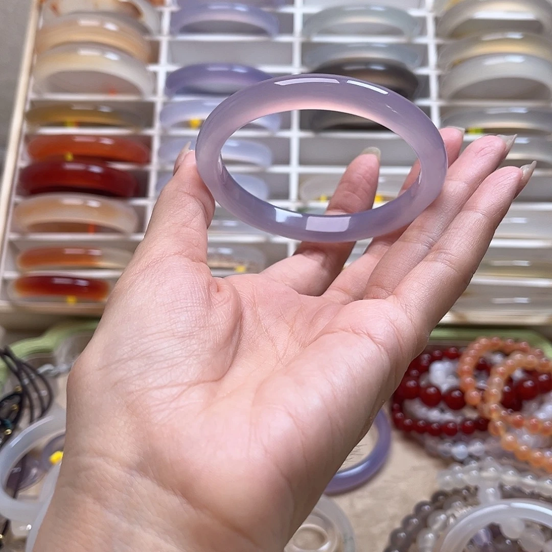 桑***榆玛瑙/玉髓未镶嵌手镯