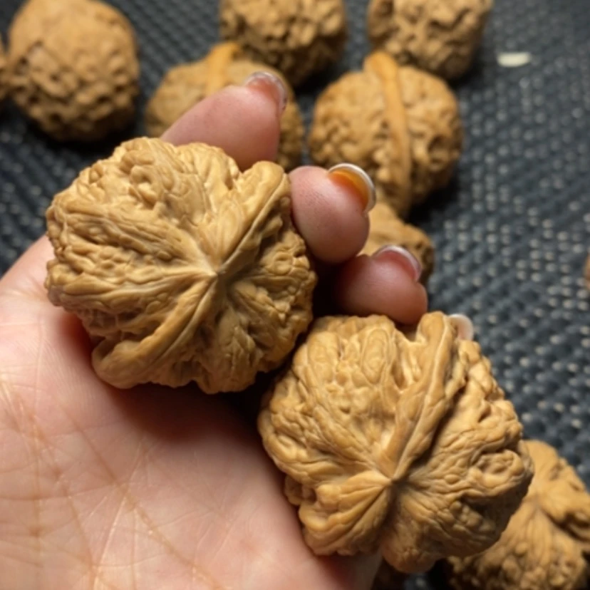 【闪购商品】文玩核桃吊坠馬**功