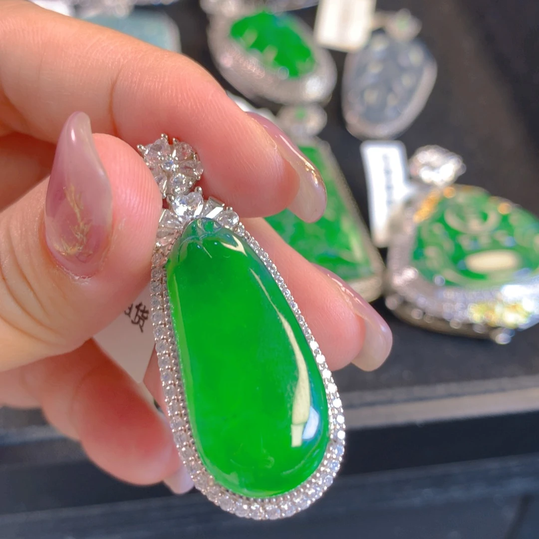 翡翠颈饰银S925镶嵌翡翠