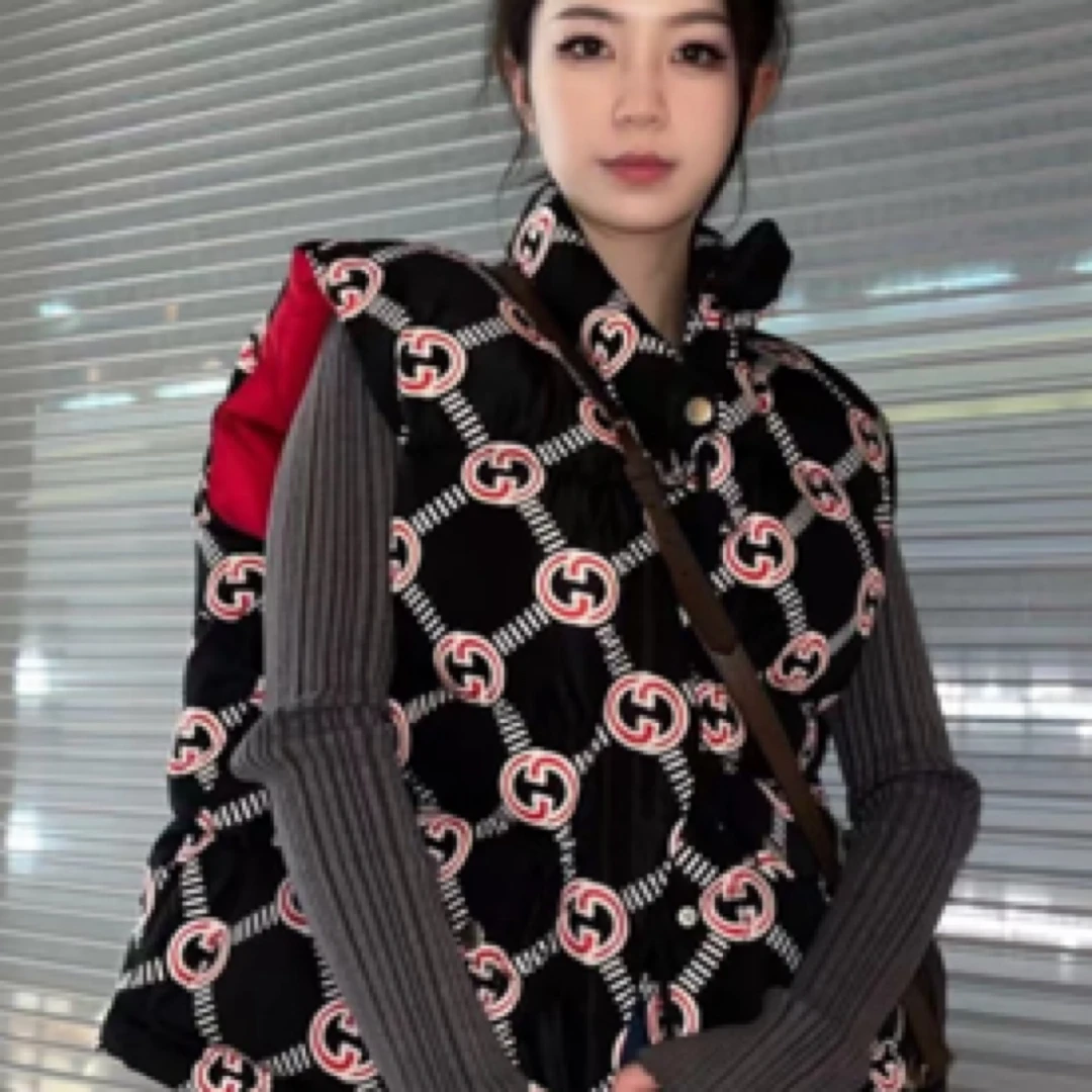 全新未使用 GUCCI/古驰  字母满印圆领直筒马甲 /38码/D01146