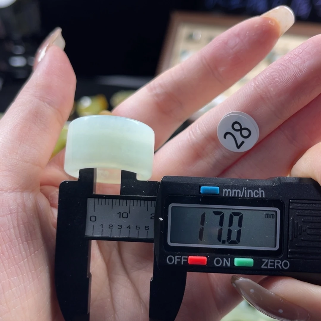 蛇纹石玉未镶嵌戒指