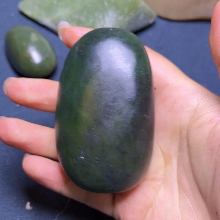 和田玉（糖玉）未镶嵌珠宝奇石