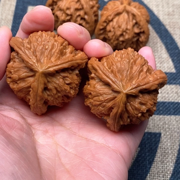 吊坠文玩核桃老**，