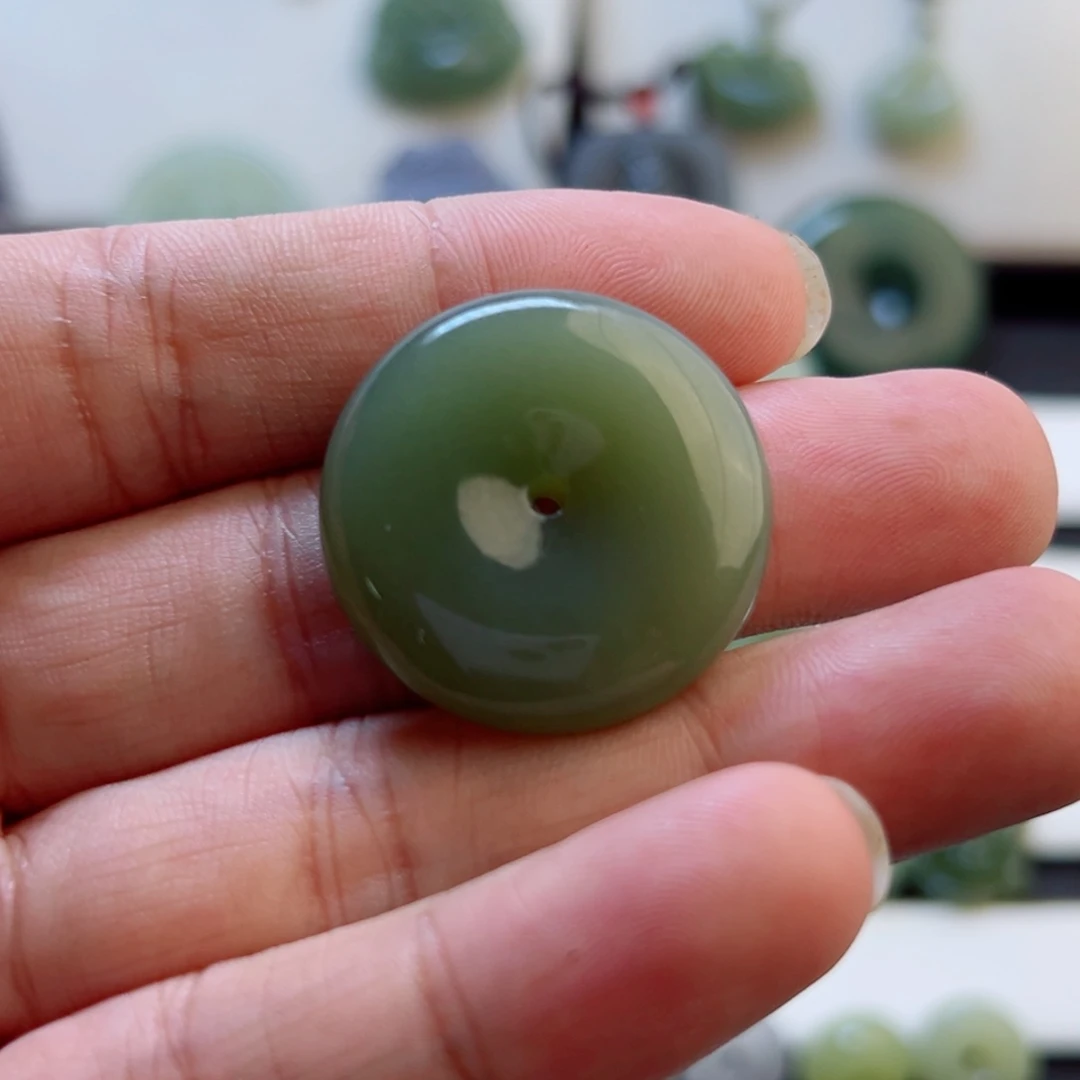 吊坠(赠链)未镶嵌和田玉666