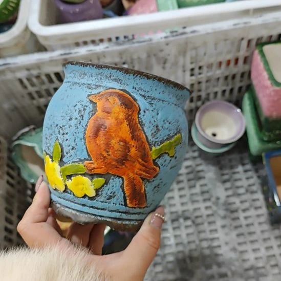 当场拍满15元发货不凑不发，花盆盆口不方不圆有针孔黑点是正常的，