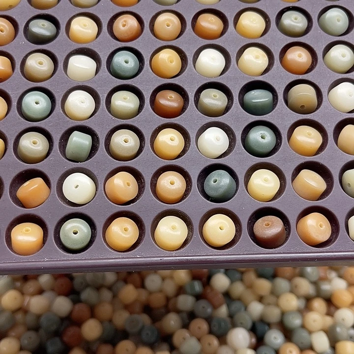 白玉菩提吊坠微瑕7/9多宝经纶100卡灯牌宠100