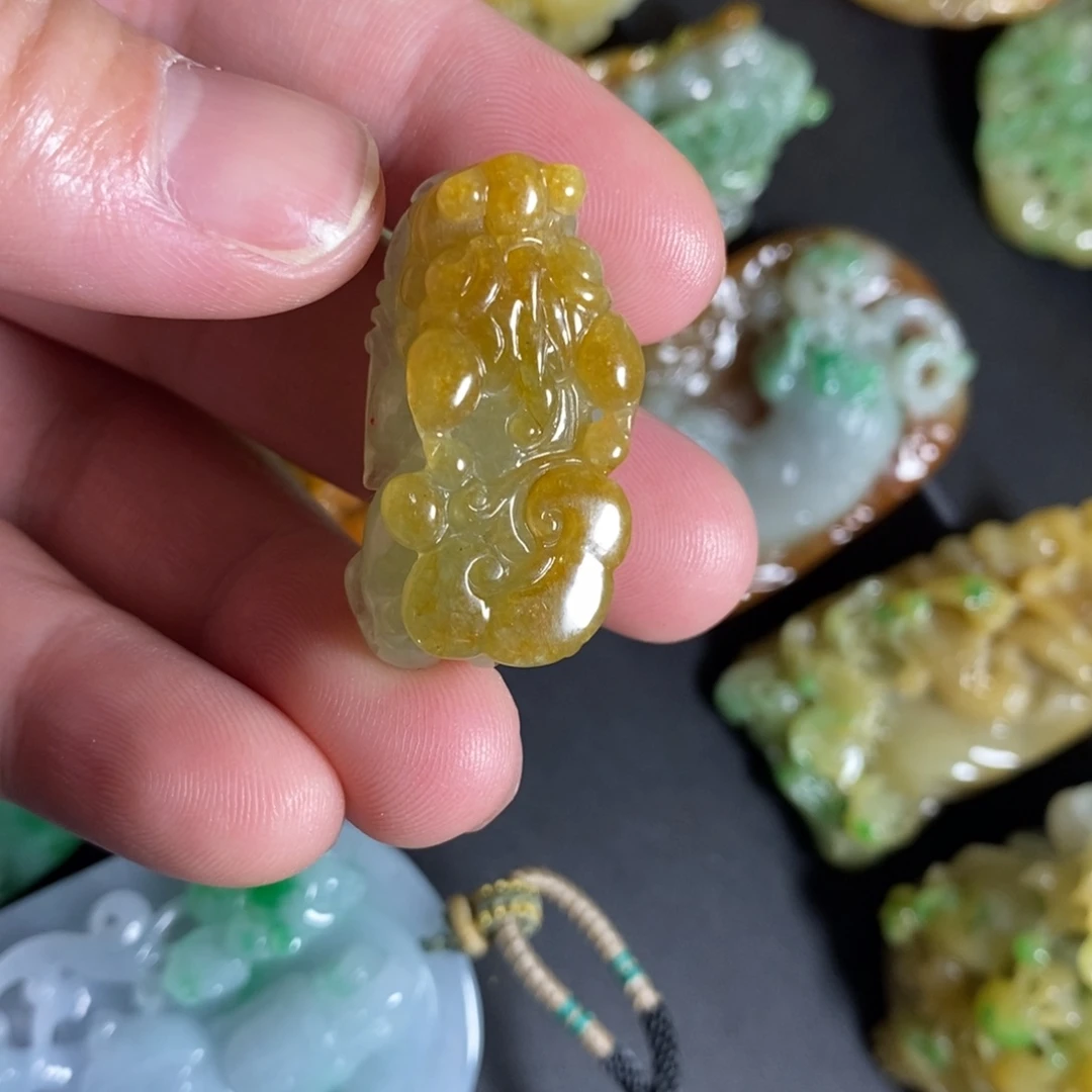 翡翠未镶嵌颈饰翡翠貔貅