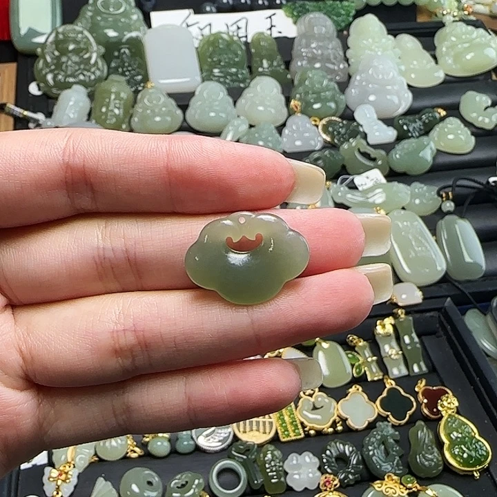 颈饰未镶嵌和田玉