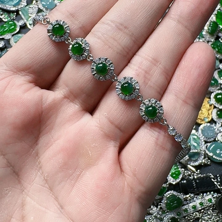 翡翠颈饰未镶嵌天然A货翡翠放漏