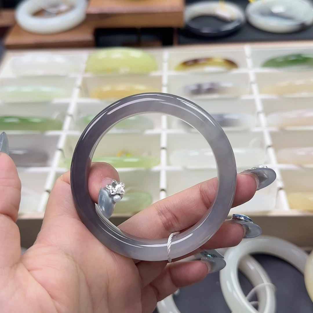 和田玉未镶嵌手镯冰烟紫半山水，高冰高透，无包容