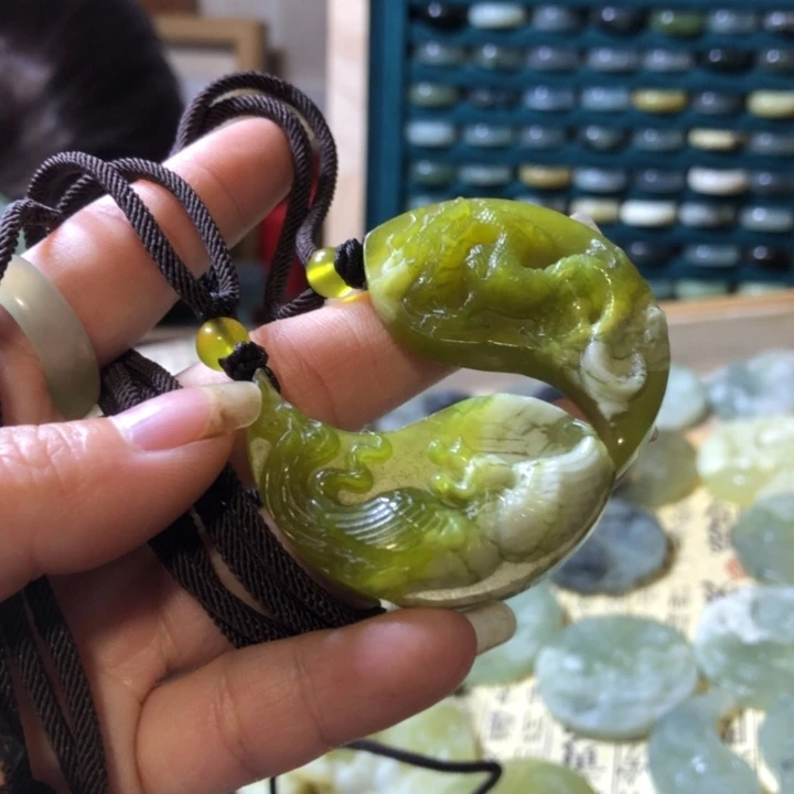 岫玉未镶嵌岫玉挂件