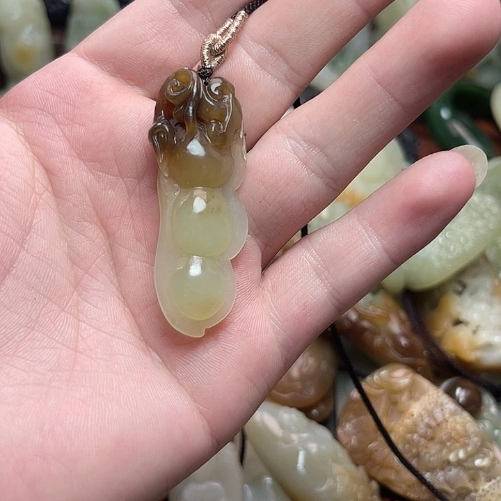 和田玉未镶嵌挂件