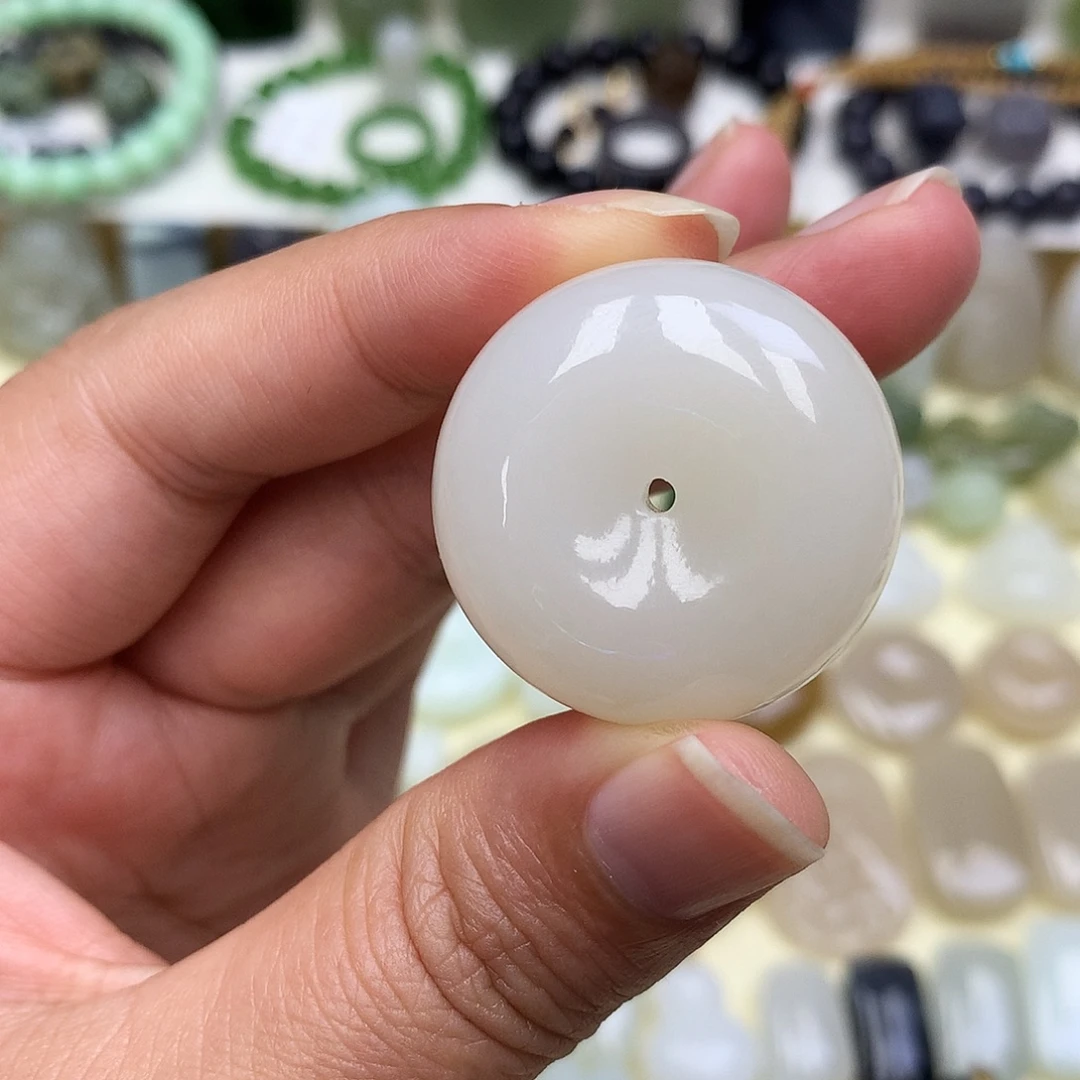 西****和田玉未镶嵌颈饰
