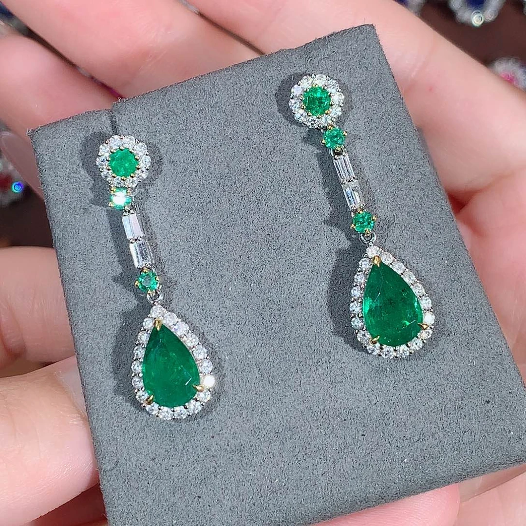 18K金镶嵌耳饰祖母绿4.01ct/天然宝石/七天无理由