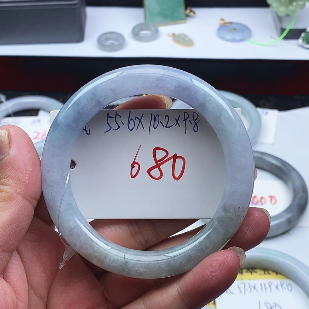 翡翠手镯未镶嵌天然翡翠A货