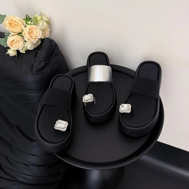 法式水钻套趾一字拖2025夏季新款厚底增高气质百搭凉拖鞋