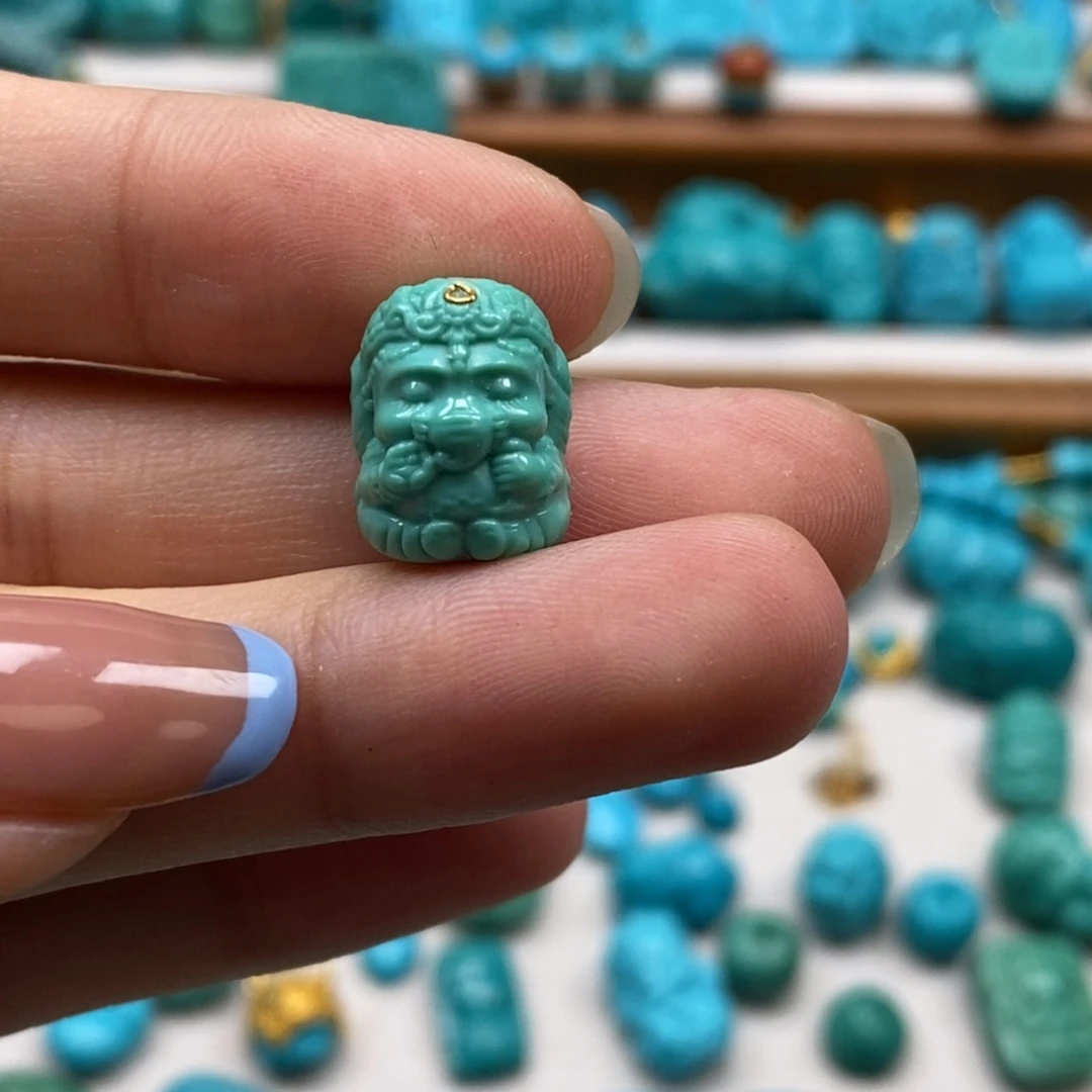 绿松石未镶嵌颈饰?****呐