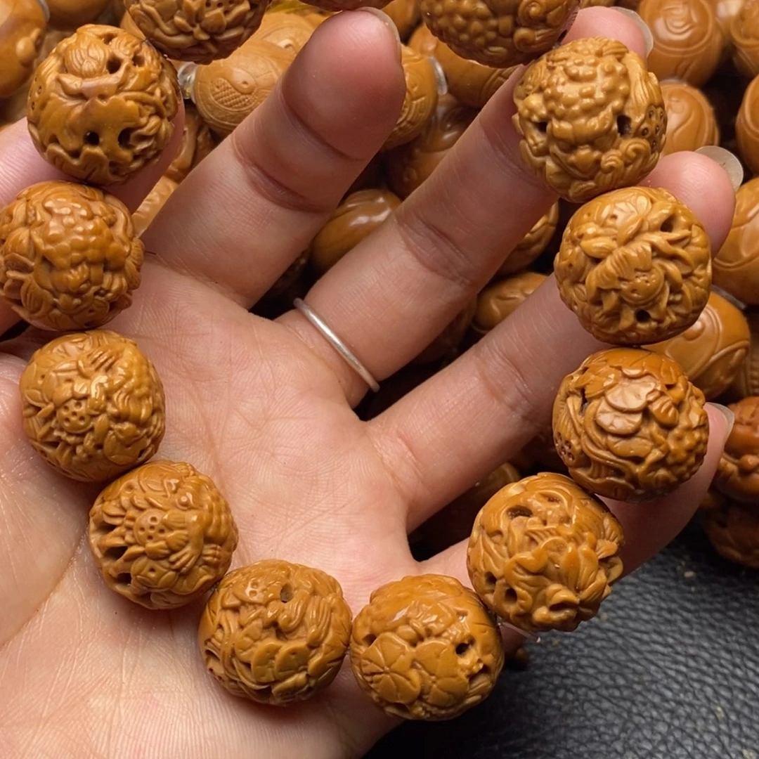 手串橄榄核镂空金蟾