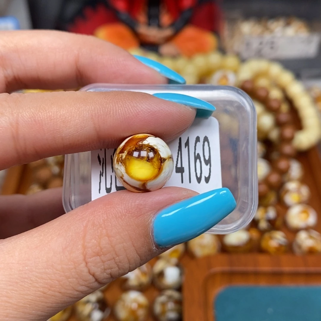 蜜蜡未镶嵌珠宝奇石4169