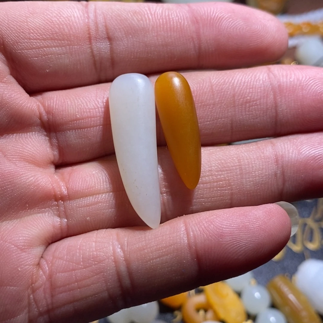 华***）和田玉未镶嵌颈饰