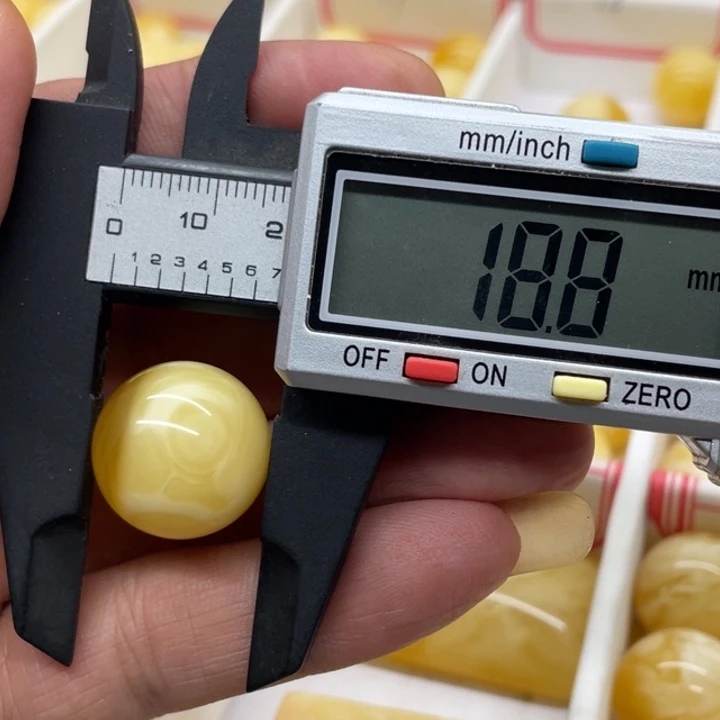 未镶嵌琥珀裸石珠子