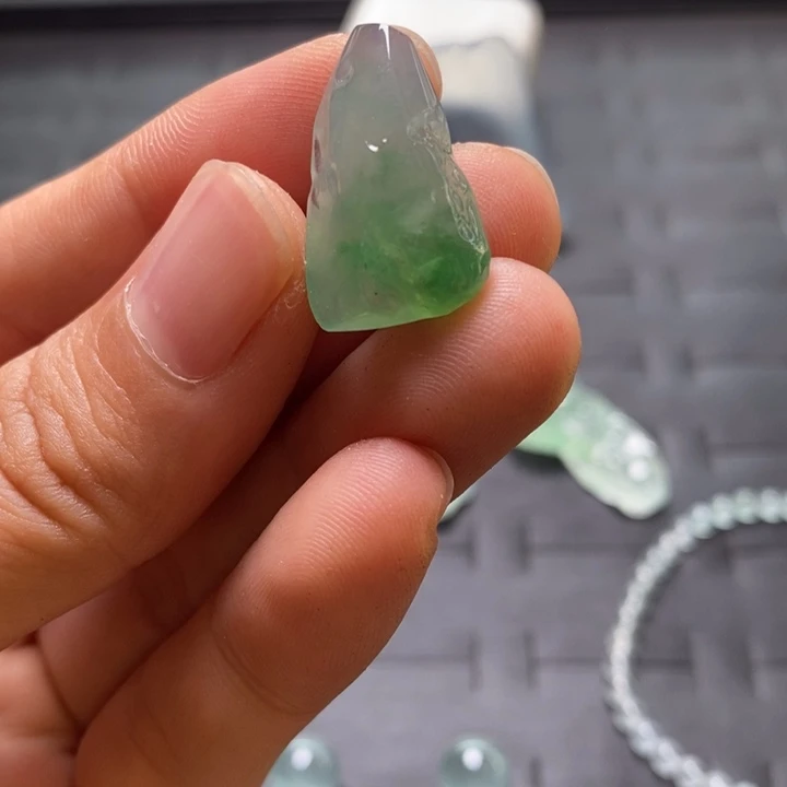 定制翡翠未镶嵌木那冰胶色花料（包雕刻）