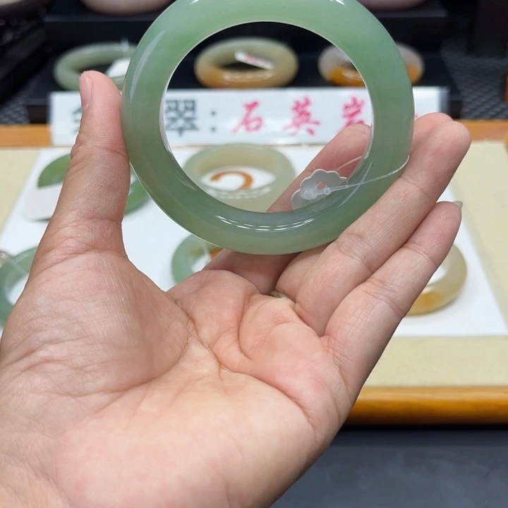 未镶嵌手镯石英质玉无*