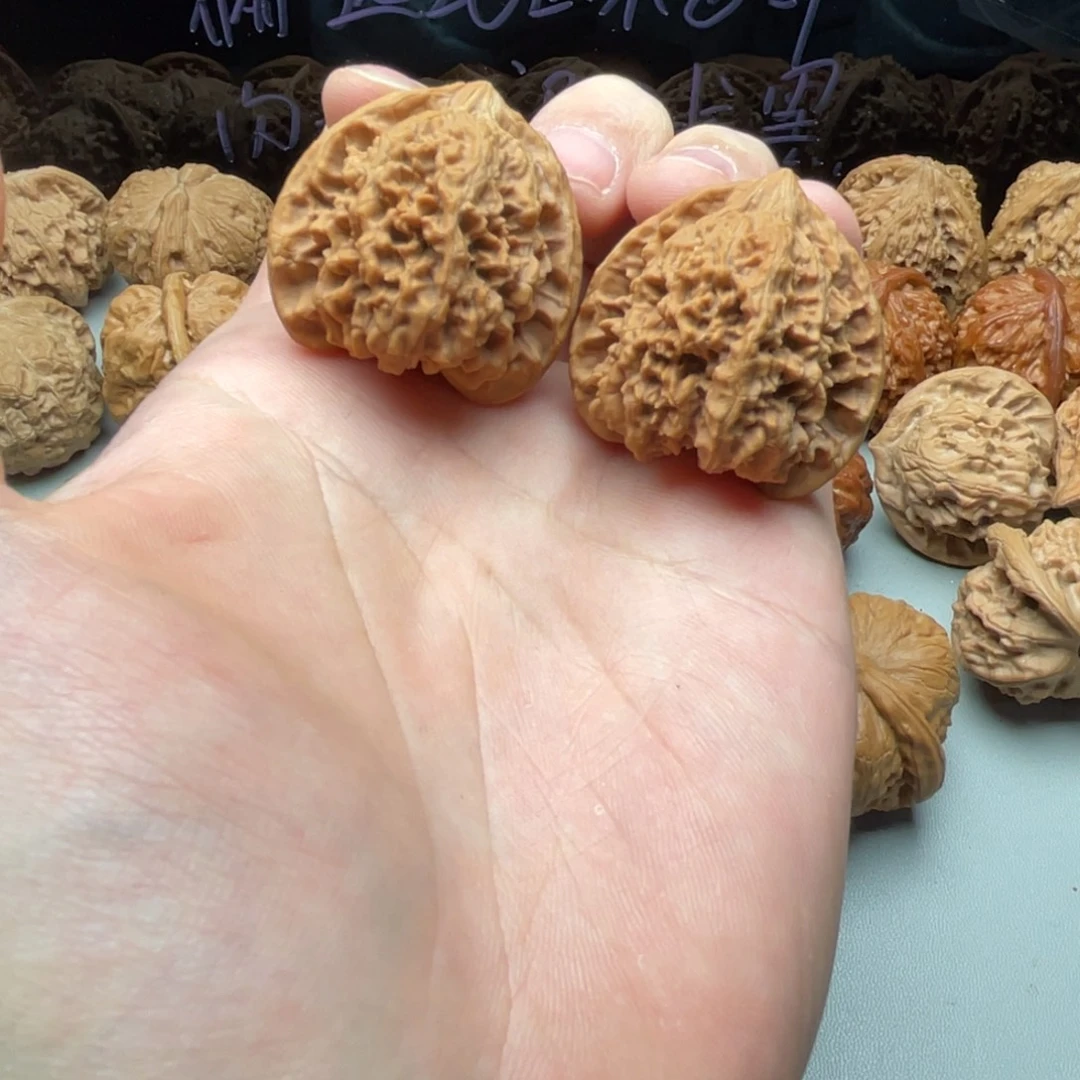 核桃把件35全品满天星