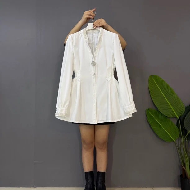 2025新款大码女装时尚气质重工钉珠百搭收腰显瘦上衣