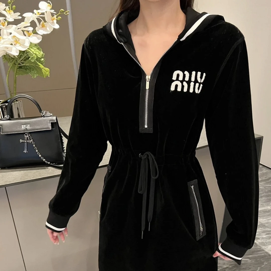 99新 MIU MIU/缪缪 ag130/字母Logo贴标短款长袖连衣裙 粘纤 38码