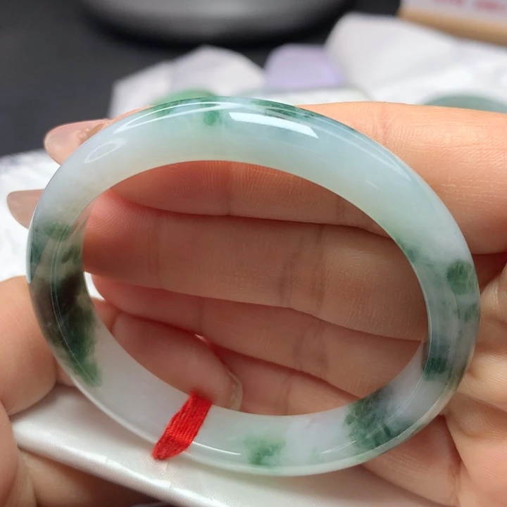 翡翠手镯（贵妃镯）未镶嵌55555656