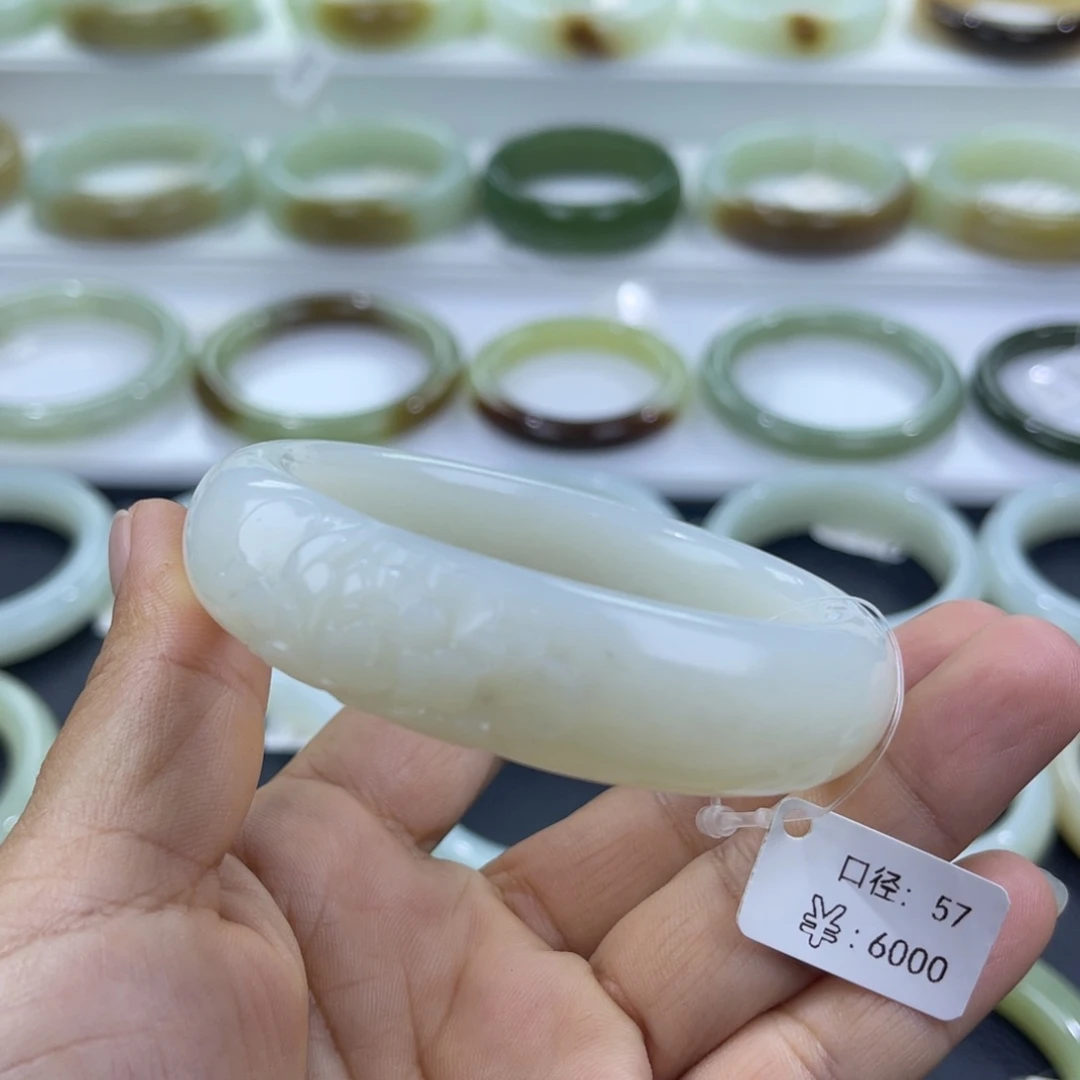 未镶嵌手镯和田玉