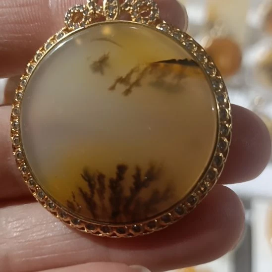 合金石英质玉（黄龙玉）颈饰