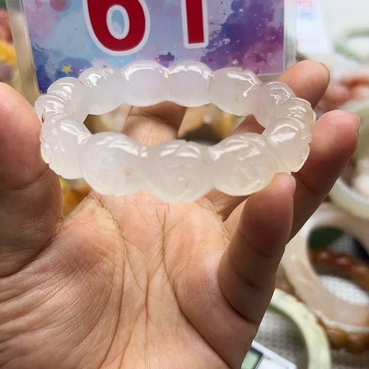 未镶嵌手镯石英岩玉