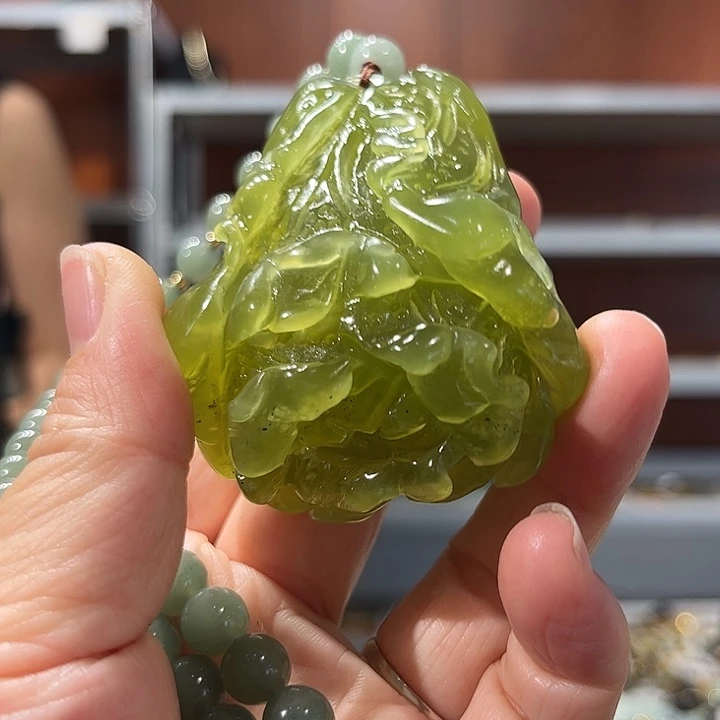 岫玉未镶嵌毛衣链